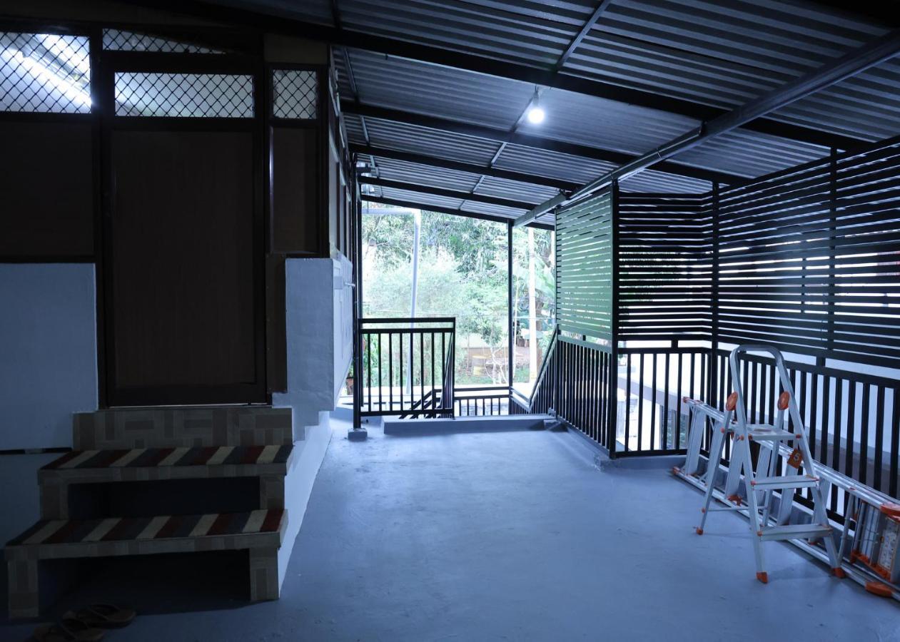 尼杜巴塞莱 Malpans Mansion酒店 外观 照片